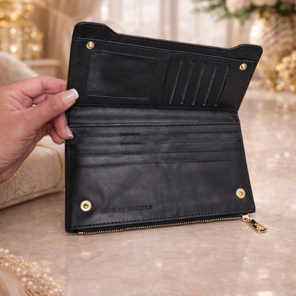 NWT Badgley Mischka🔥 Black Quilted Wallet - Picture 2 of 4